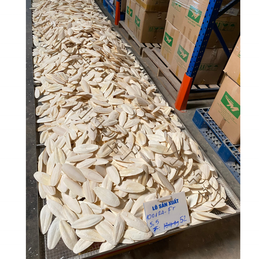 Export pet toys Cuttlebone Material Dried Cuttlefish Bone or Dried Cuttlebone Made from Vietnam Bag Packaging Body AD