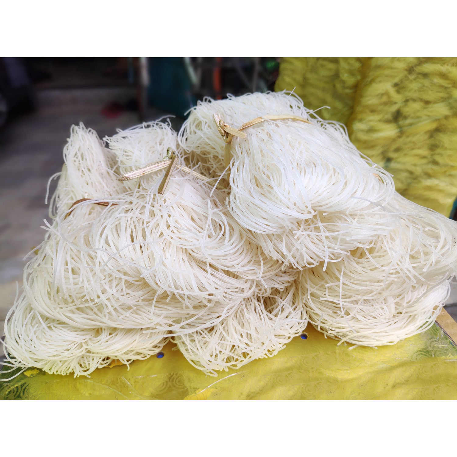 HIGH QUALITY VIETNAMESE RICE NOODLE TRADITIONAL FROM VIETNAM WITH COMPETITIVE PRICE