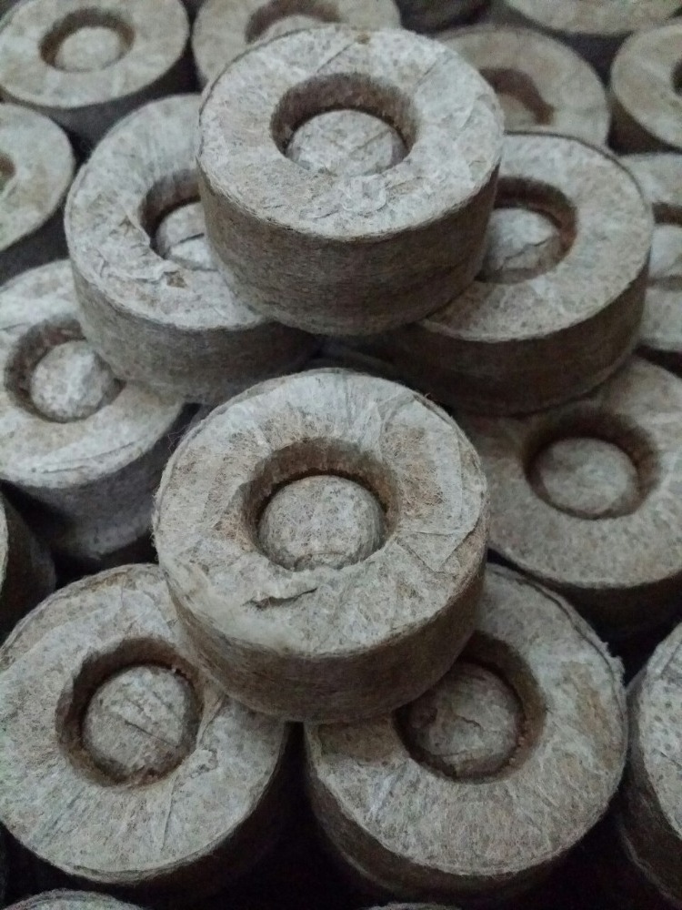 Coconut Discs / COCO PEAT/ COCO COIR BRICK FOR PLANTING whatsapp +84-845-639-639