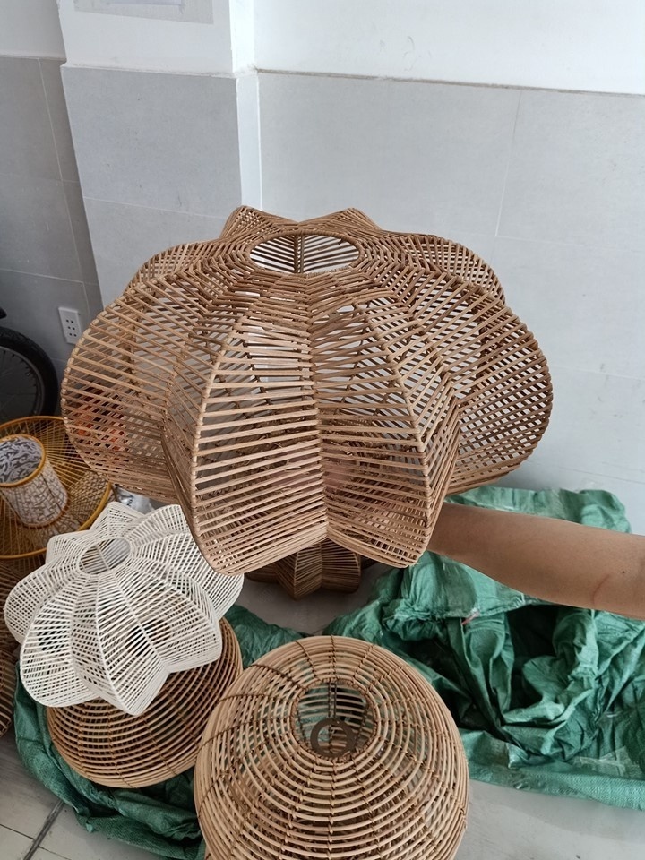 Vietrustic Creative Woven Boho Bamboo Rattan Decor Pendant Light Natural Wicker Bamboo Chandelier Light Shade Made In Vietnam