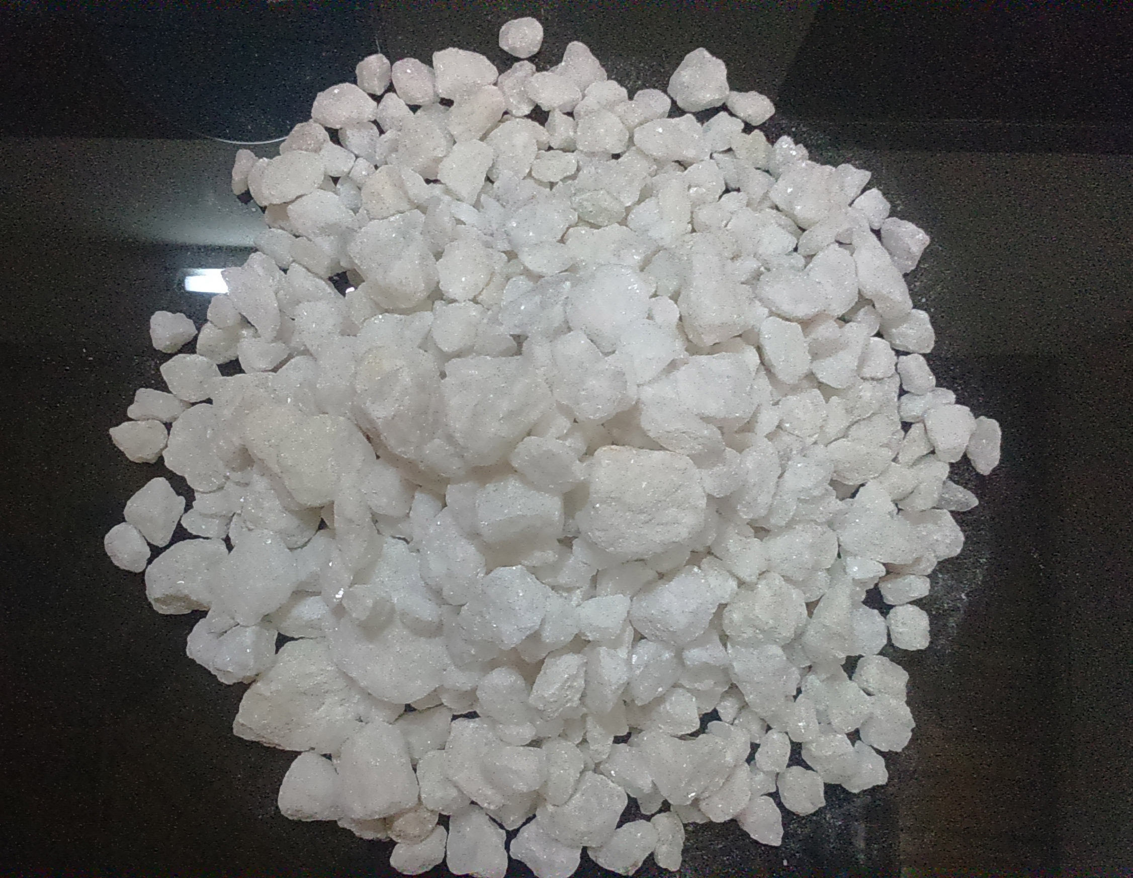 LIMESTONE GRANULES, VIETNAM ORIGIN, HIGH QUALITY, BEST PRICE USED FOR ANIMAL FOOD OR INDUSTRY