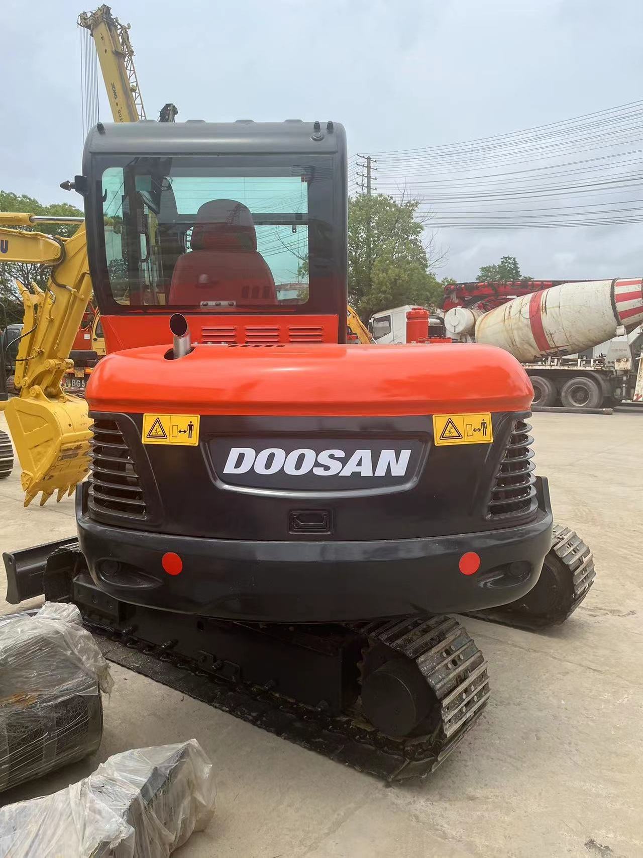 DX60 Used 6t Doosan Hydraulic Crawler Excavator mini used digger compact Used Hydraulic crawler excavator DX60