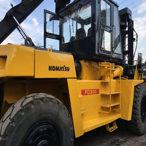 Used /SECONDHAND Komatsu FD300 30T Forklift Original Construction Machinery for sale