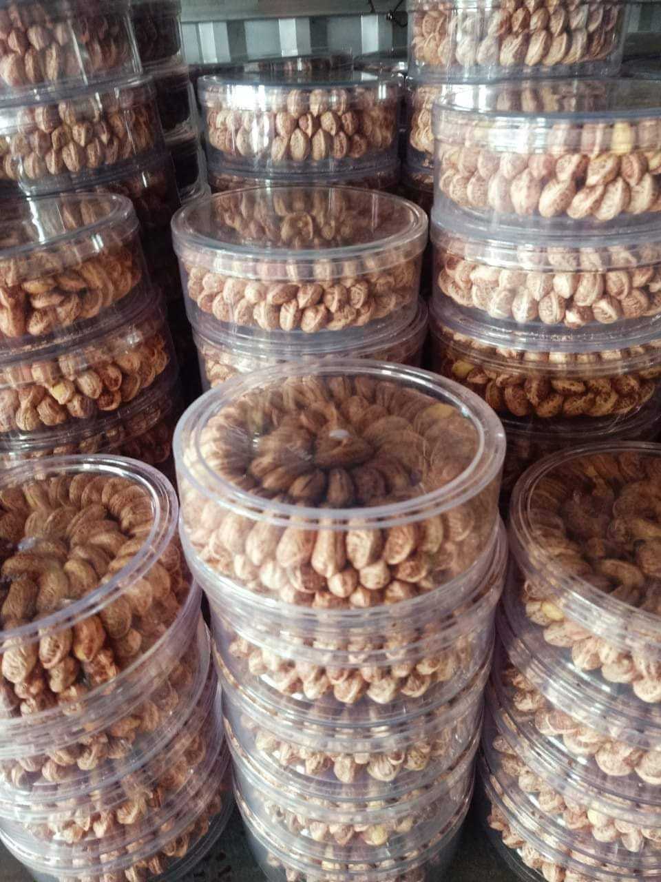 Binh Phuoc salt roasted cashew nuts are delicious, nutritious and cheap - packaged according to customer requirements - ANNA DO