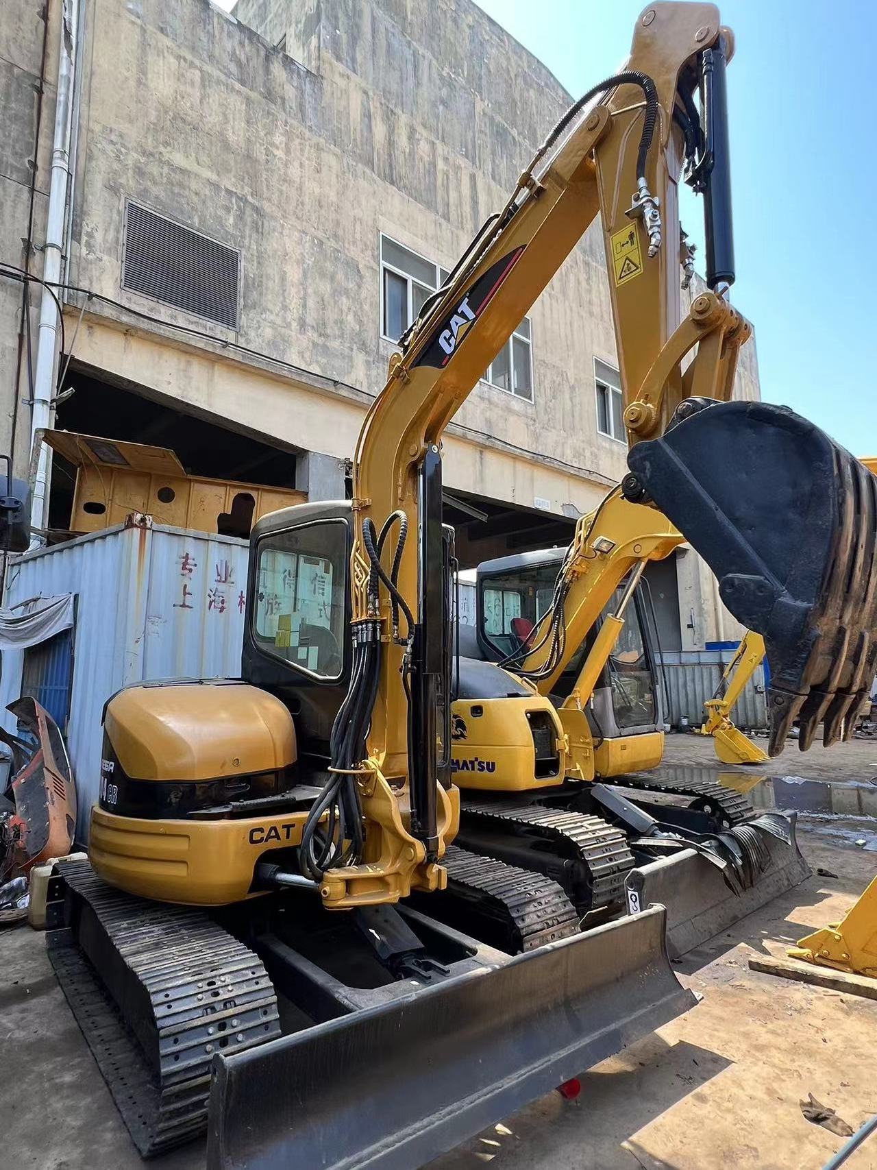 Used CAT 304 CR with 4 Ton crawler Excavators in hot sale