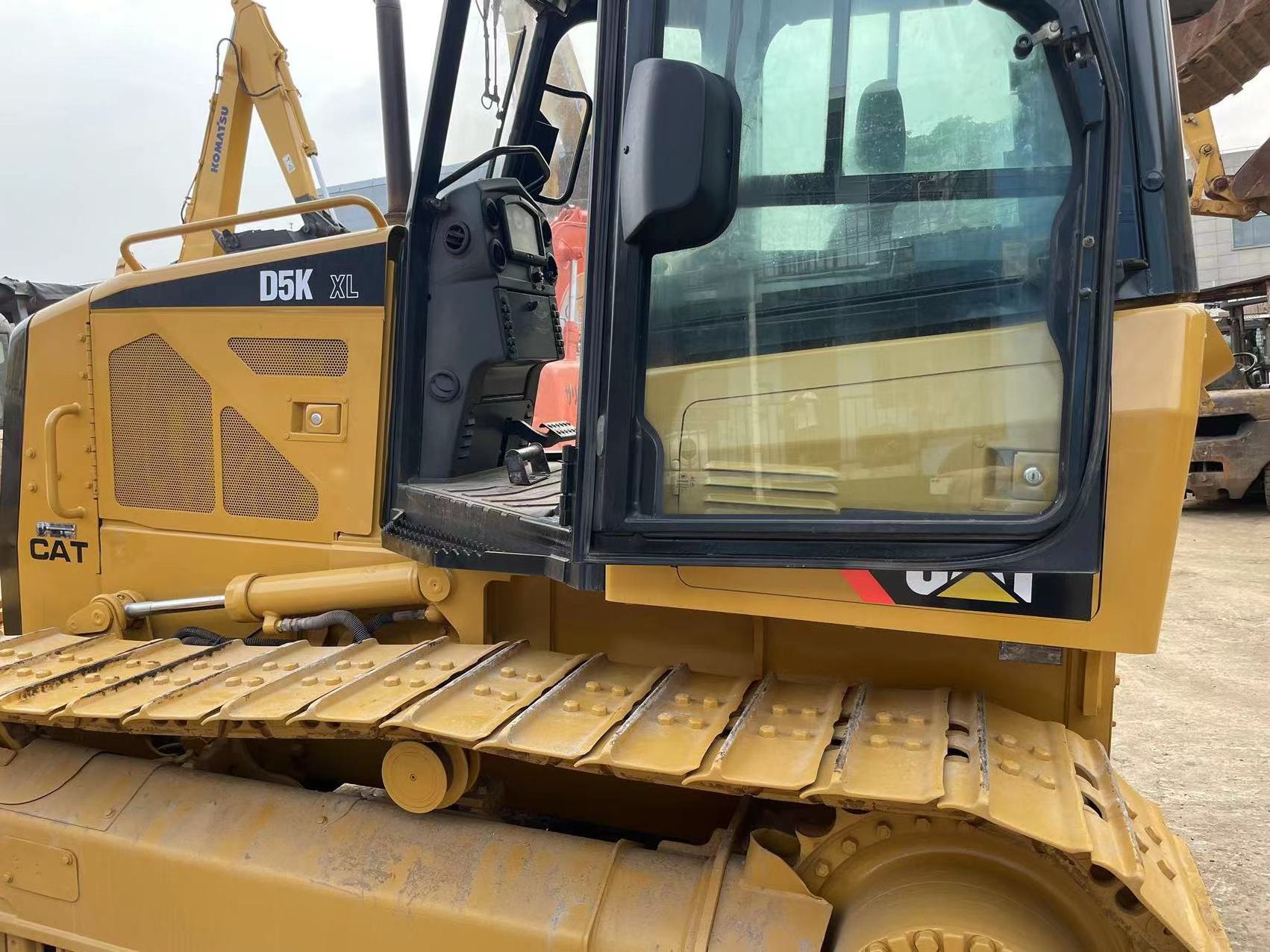 Used cat bulldozer D5K crawler dozer D5K series with good running condition welcome to ask