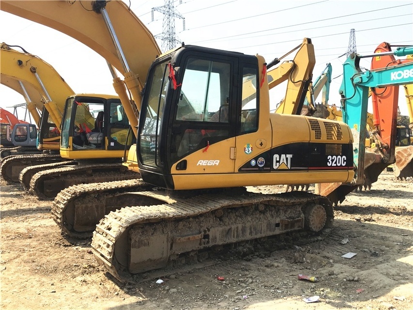 Japan Caterpillar 320D earth moving shovel CAT 320D2 crawler excavator CAT 320C 320D 320 320GC second hand digger in Shanghai