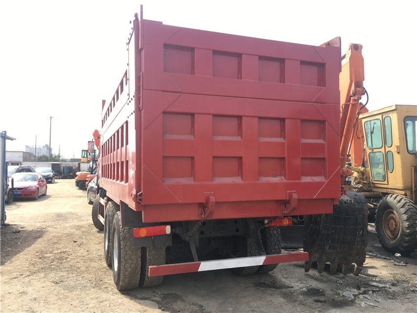 Original China Used SINOTRUK 371hp HOWO 50 ton  dump truck for sale