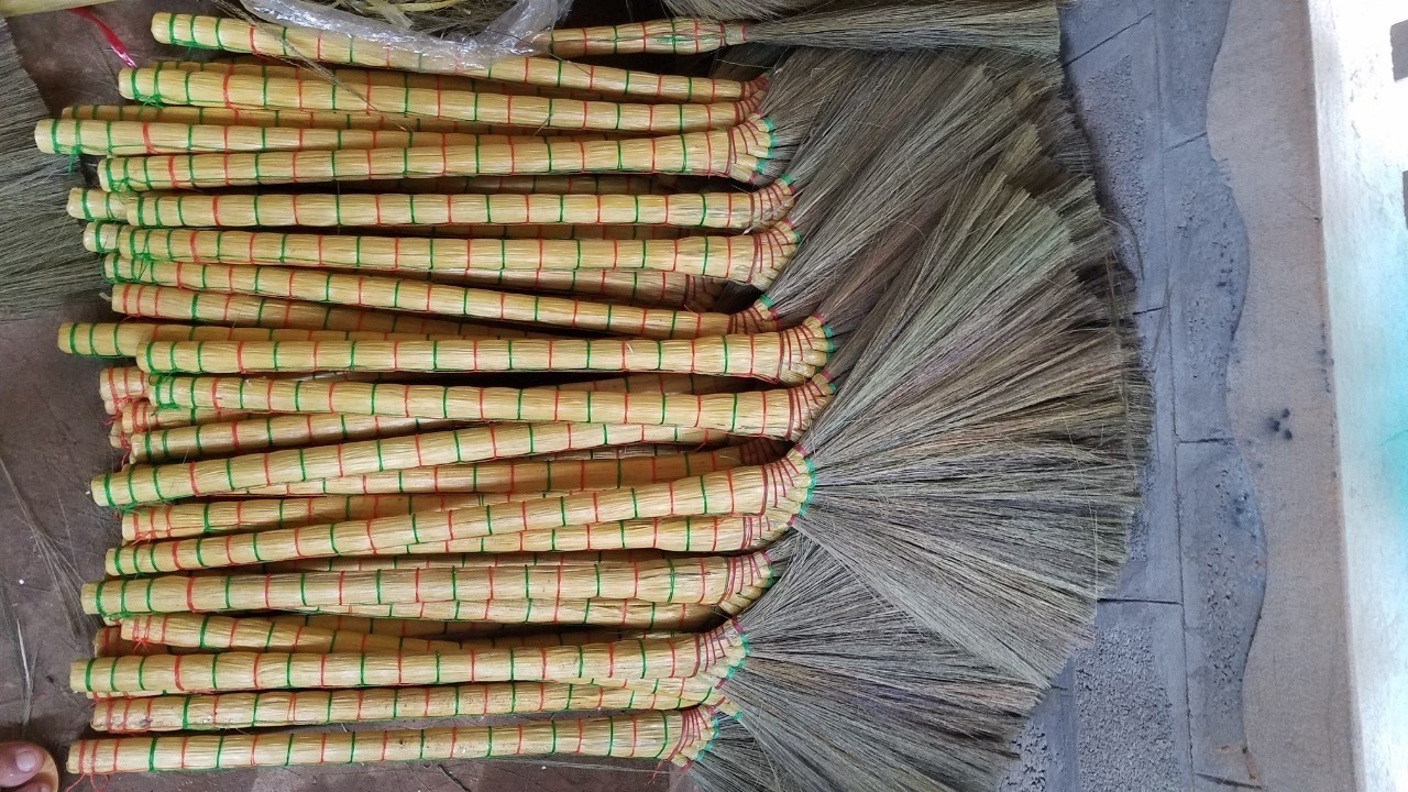 NATURAL BRASS BROOM/ COCONUT BROOM/ FEATHER BROOM - Phuc An Gia Vietnam Manufacturer ( Ms Jolie-whatsapp +84902679738)