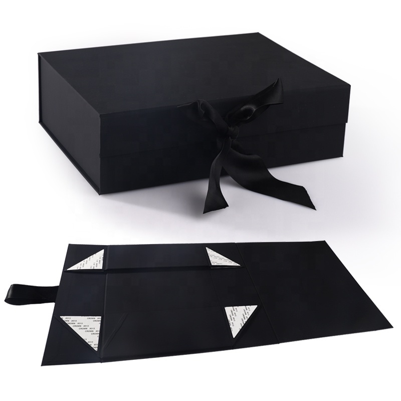 Custom size cardboard rigid magnet box Clothing Folding Paper Box Magnetic Black Gift Box Made In Vietnam