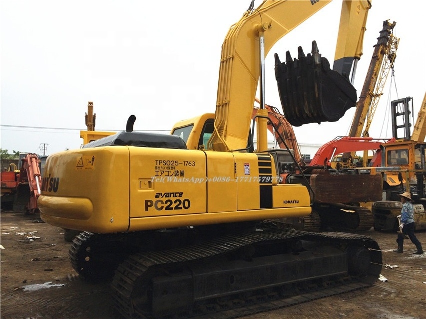 Cheap Price Used Komatsu PC 220-6 Excavator Earth moving Machinery Komatsu Digger PC220-6 PC200-7 PC 200 Excavators For Sale