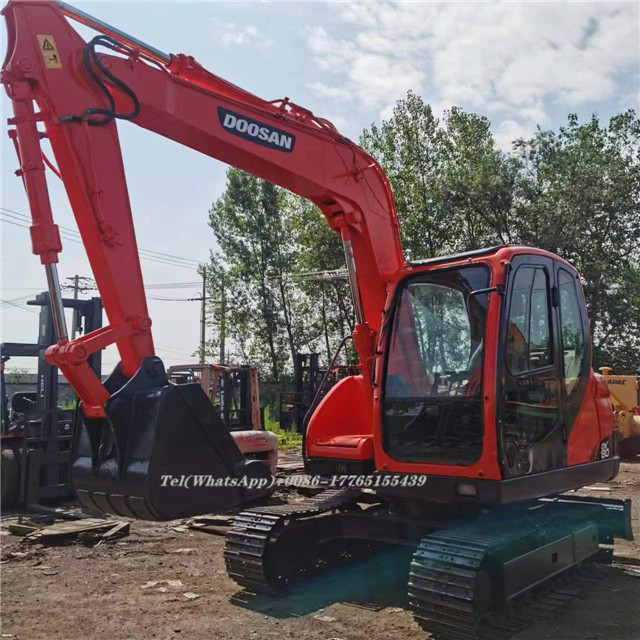 Secondhand DOOSAN DX80 hydraulic crawler excavator 8 tons excavator Korea machine