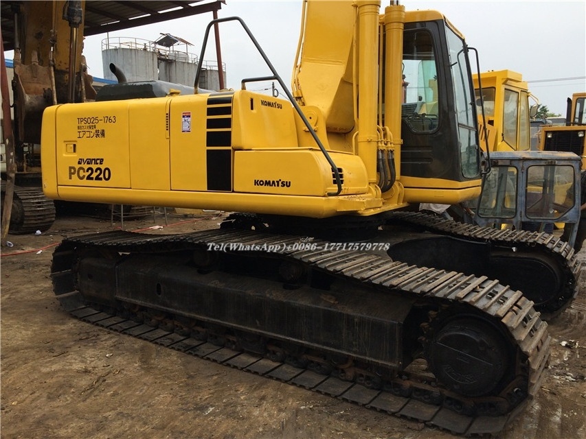 Cheap Price Used Komatsu PC 220-6 Excavator Earth moving Machinery Komatsu Digger PC220-6 PC200-7 PC 200 Excavators For Sale