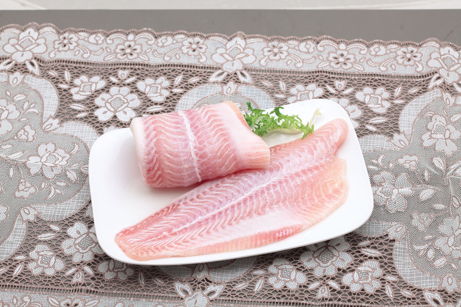 Vietnam Wholesale supplier frozen fish seafood to ship Rolled pangasius fillet from fillet well-trim- Whatsapp 0084989322607