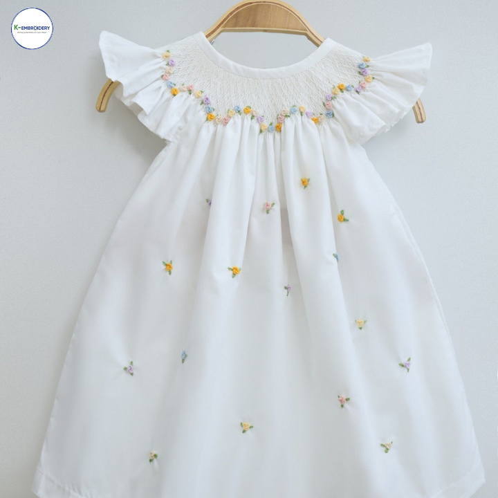 Beautiful White dress with hand embroidered flowers high-quality smocked clothing, girls dresses, children's clothing