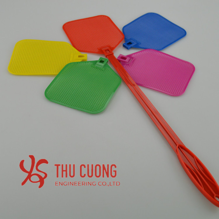 Plastic Fly Swatters Long Hand Colorful Catcher Kill Reusable Light weight easy use Eco-friendly Non-toxic Cheap Plastic handle