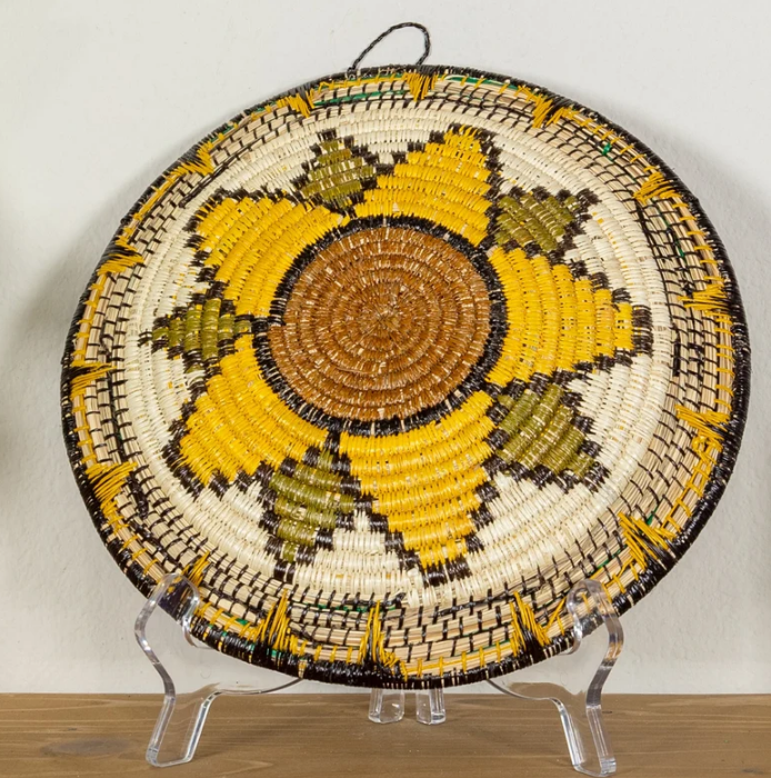 Best-Selling Rattan Green Gold And Brown Star Burst Basket Plate Vintage style is Made in Vietnam decor