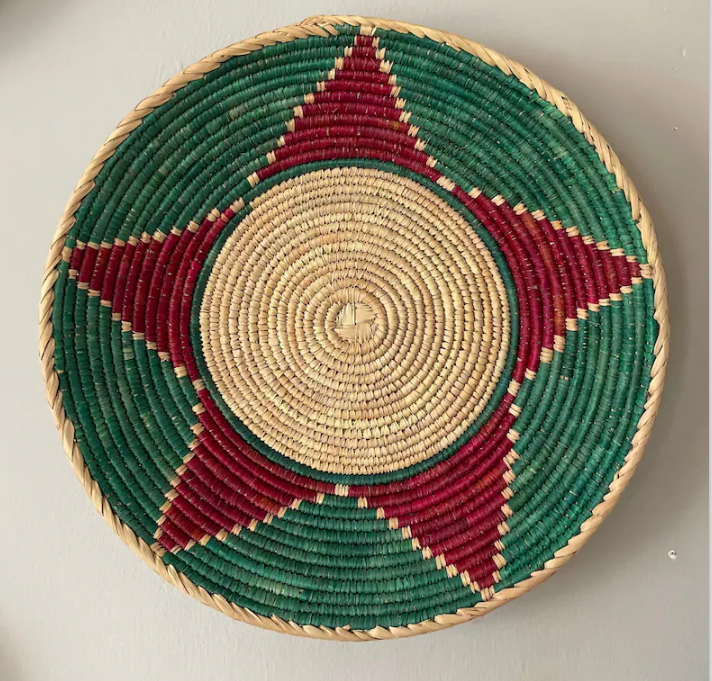 Best Selling Rattan Red Star Dark Green Handmade Wall Basket African Basket Decor The Table Tea is Made in Vietnam