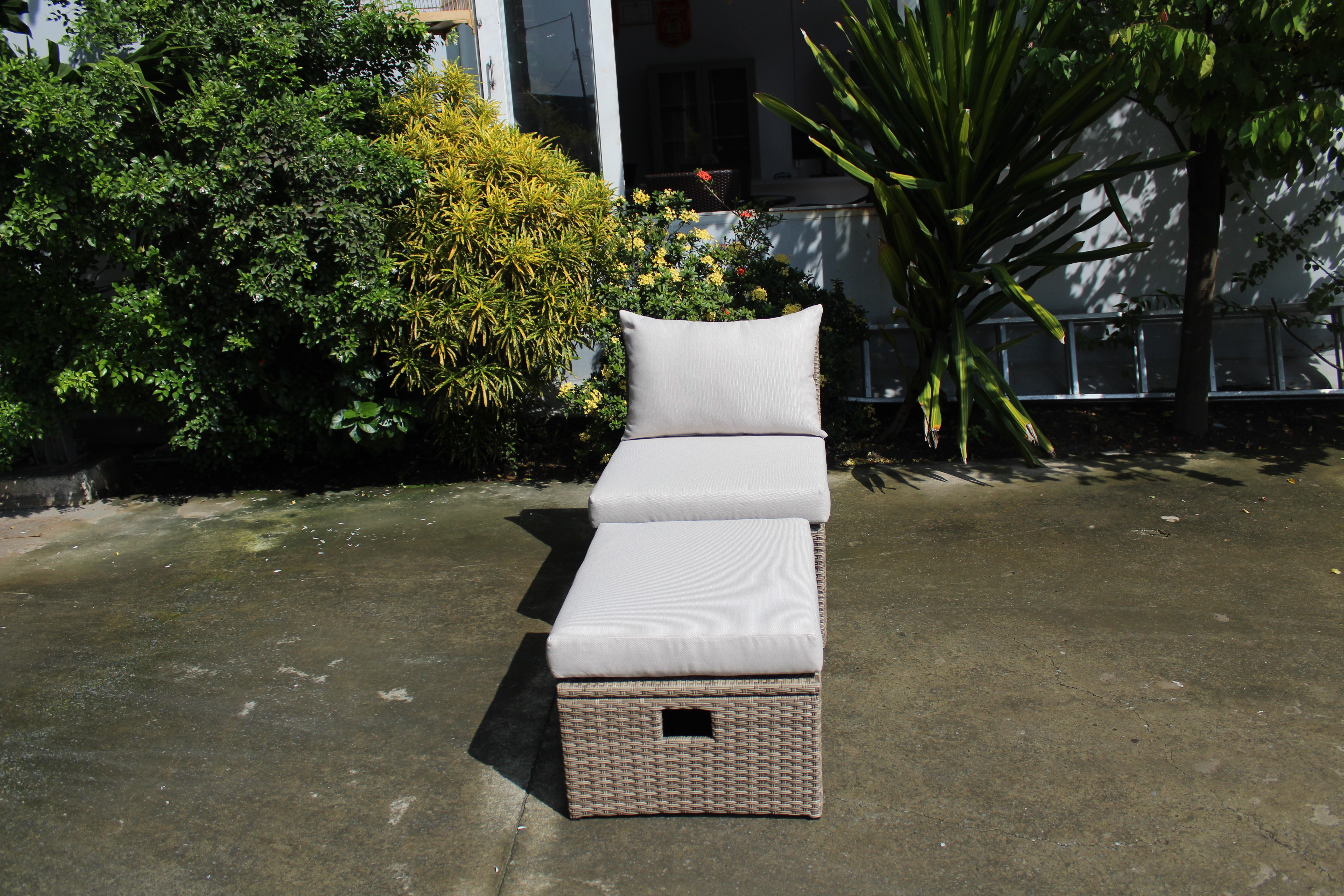 Hot Sale Modern rattan day bed Outdoor Furniture Outdoor Chaise Lounge from Viet Nam Manufacture