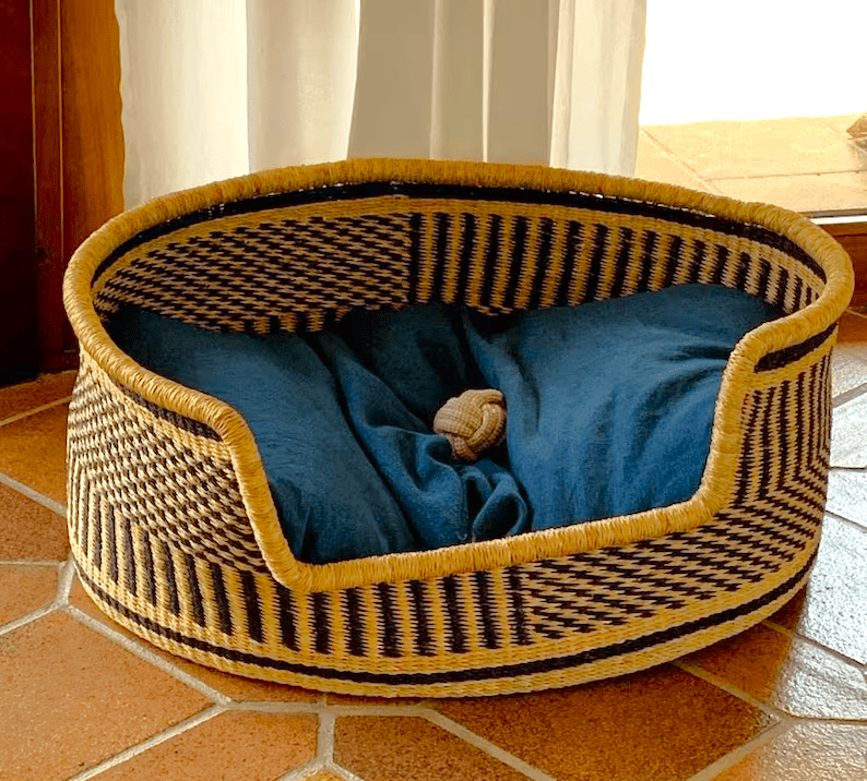 BEAUTIFUL HANDWOVEN Pet Bed Basket, Bed for Dogs and cats WHOLESALE PRICE made from Vietnam