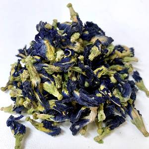 Butterfly pea flower , tea product, has a pleasant aroma, unique and eye-catching colors/ Hana