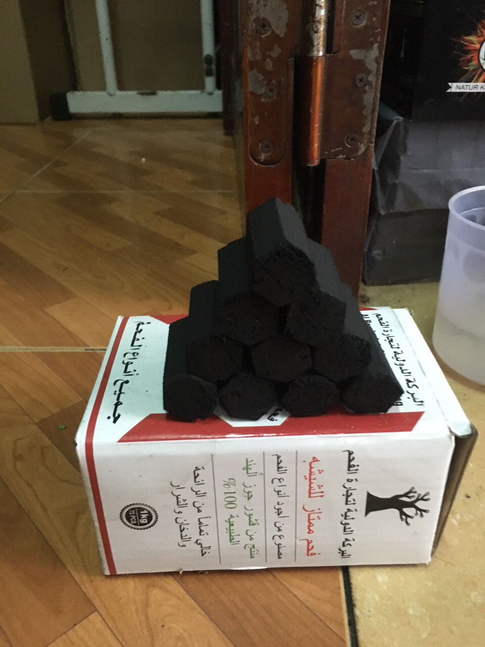 100% Environmental Friendly Natural shisha charcoal hookah charcoal from coconut shell Long Lasting Low Ash ANGLE