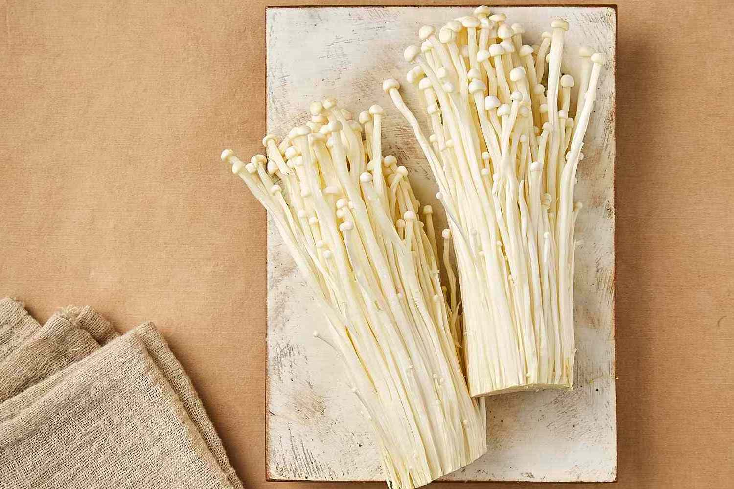 THE BEST QUALITY ENOKI MUSHROOM FROM VIETNAMESE SUPPLIER WITH LOW PRICE