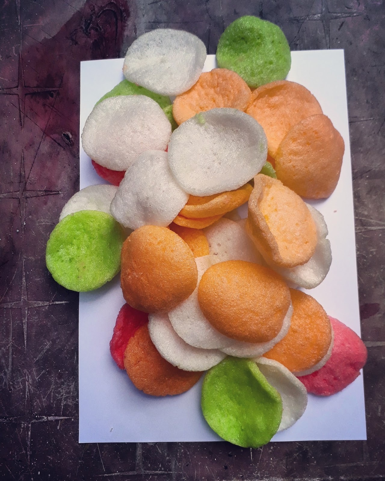 Best Sale prawn crackers snacks/ colored prawn crackers