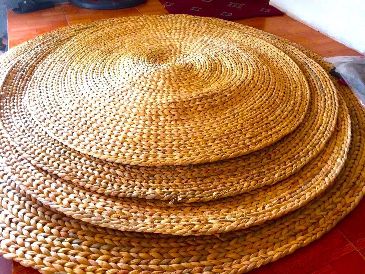 BEST QUALITY Round sedge floor carpet mats Woven from 100% ORGANIC sedge used as photography background, home decoration