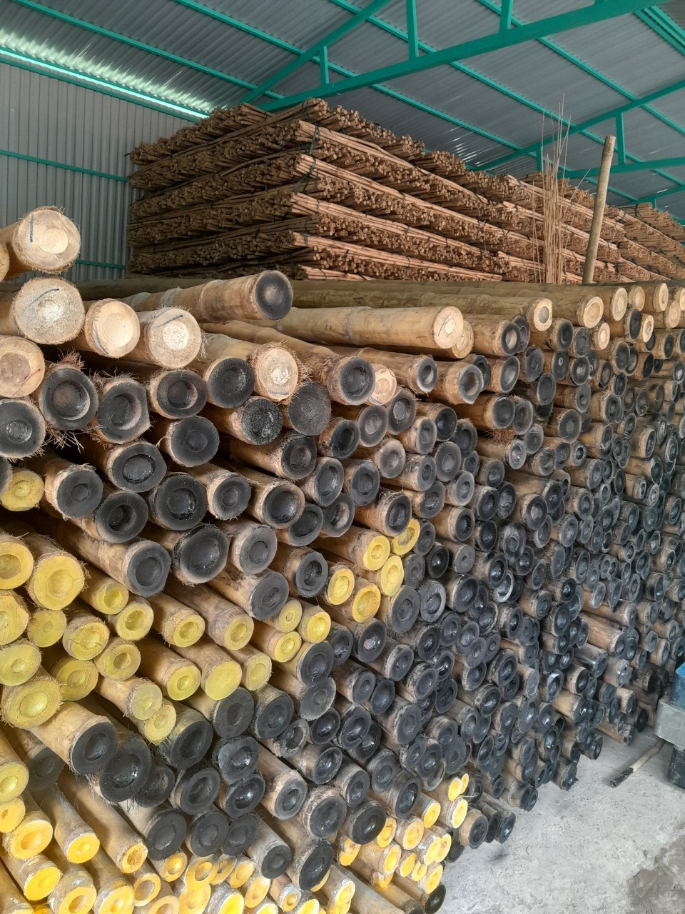 Manufactured in Vietnam raw material big size bamboo pole 3m for garden decoration construction