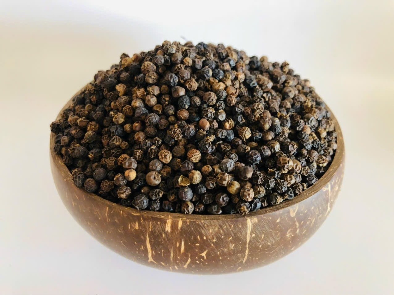 New Season Organic Spicy Black Pepper with Best Price in Bulk Black Pepper 500/550 GL Clean ASTA From Vietnam Factory