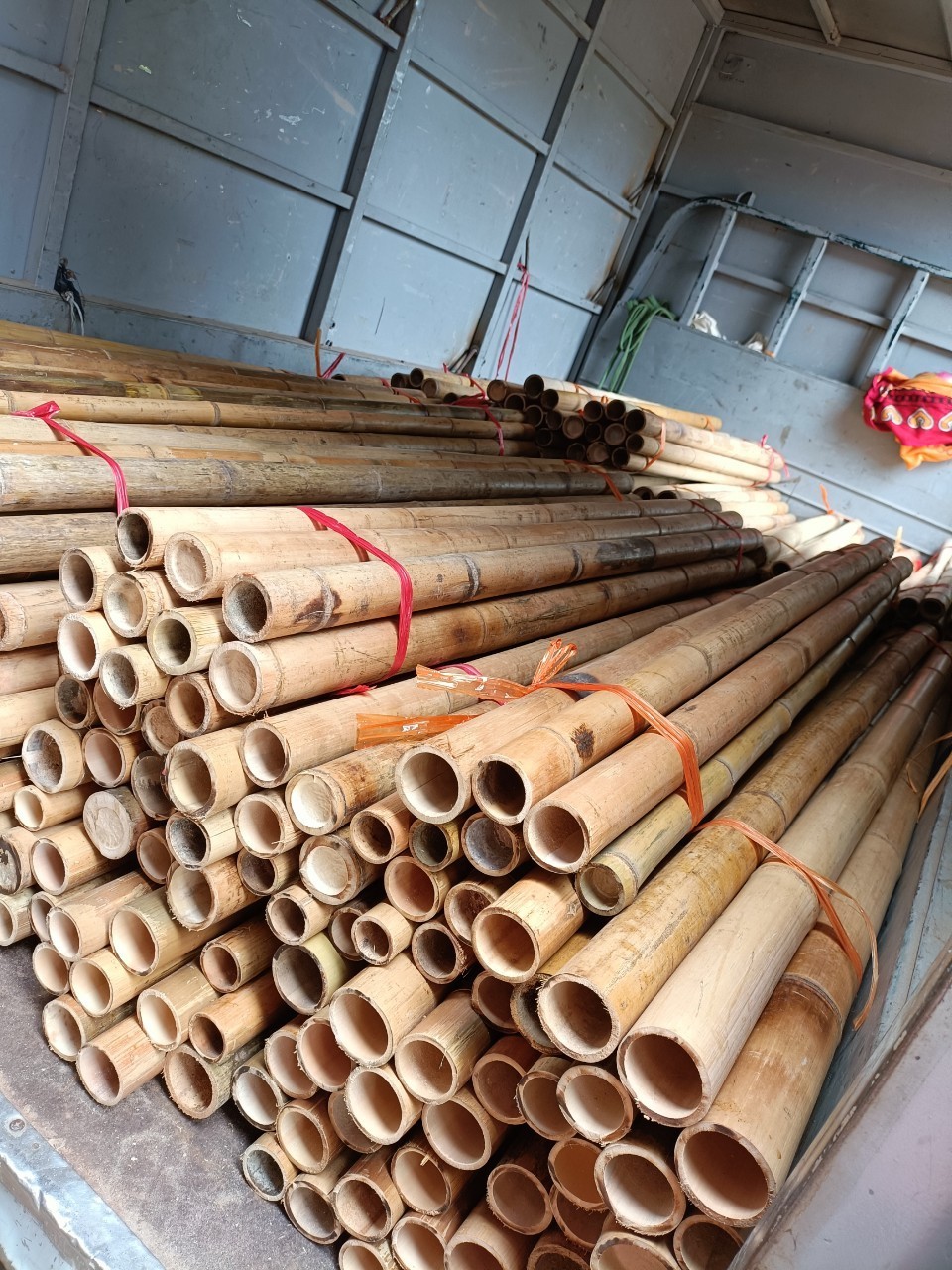 Dried Treated Bamboo Poles/canes/stakes Poles For Bamboo Raw Garden Plant Support from View Nam