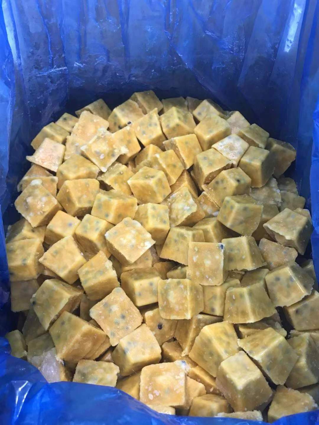 100% IQF Fresh passion fruit Frozen Passion fruit cubes made in Vietnam Style Frozen Fruit from Vietnam Factory