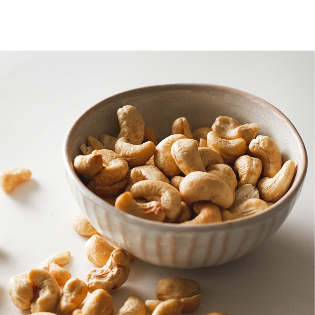 ROASTED CASHEWS HONEY CASHEWS ARE GOOD FOR HEALTH AND MEET EXPORT STANDARDS. BEST PRICE 2023/ CASHEW NUTS WITH MANY FLAVORS/BEST