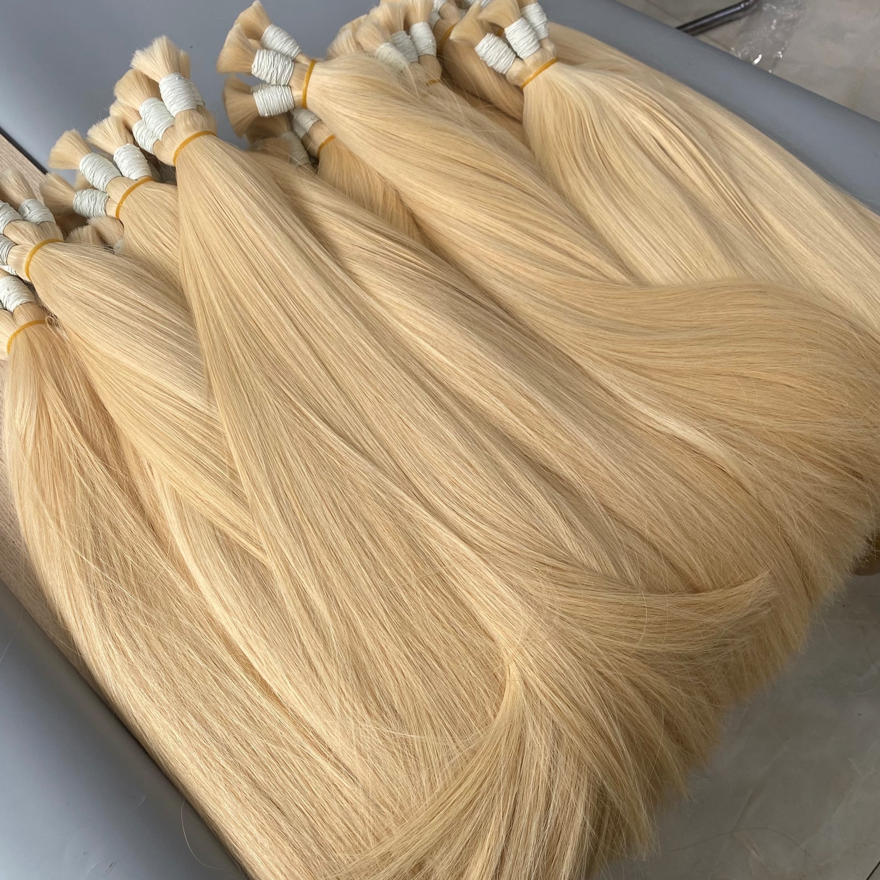 Top Trending Bulk Hair Bundles Straight Ombre Color Raw Vietnamese Hair Cuticle Aligned Hair