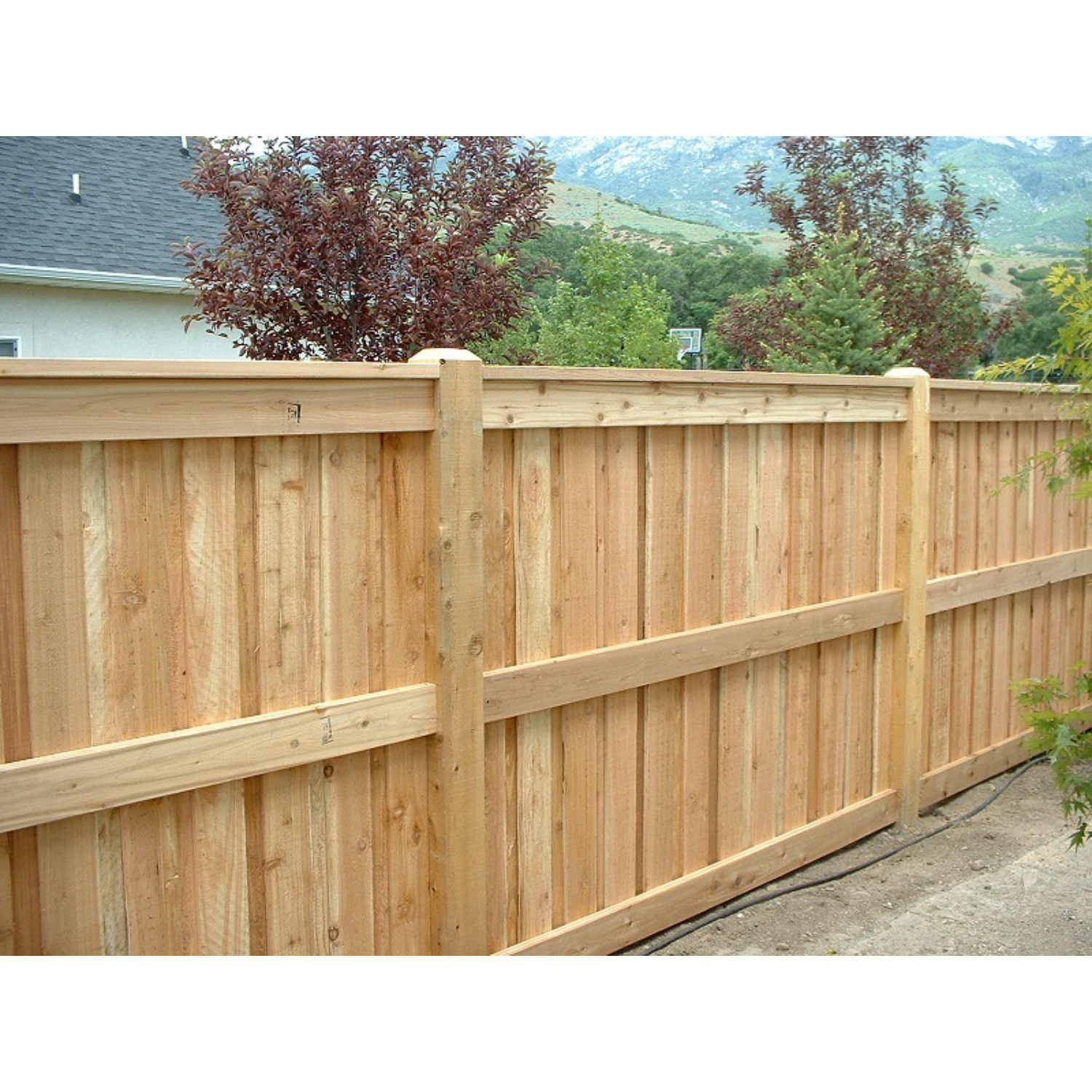 Wholesale Cheap Price Quality Wooden Fence For Garden Privacy Fence Panels for Outside Wind Resistant Wood Fencing Panels