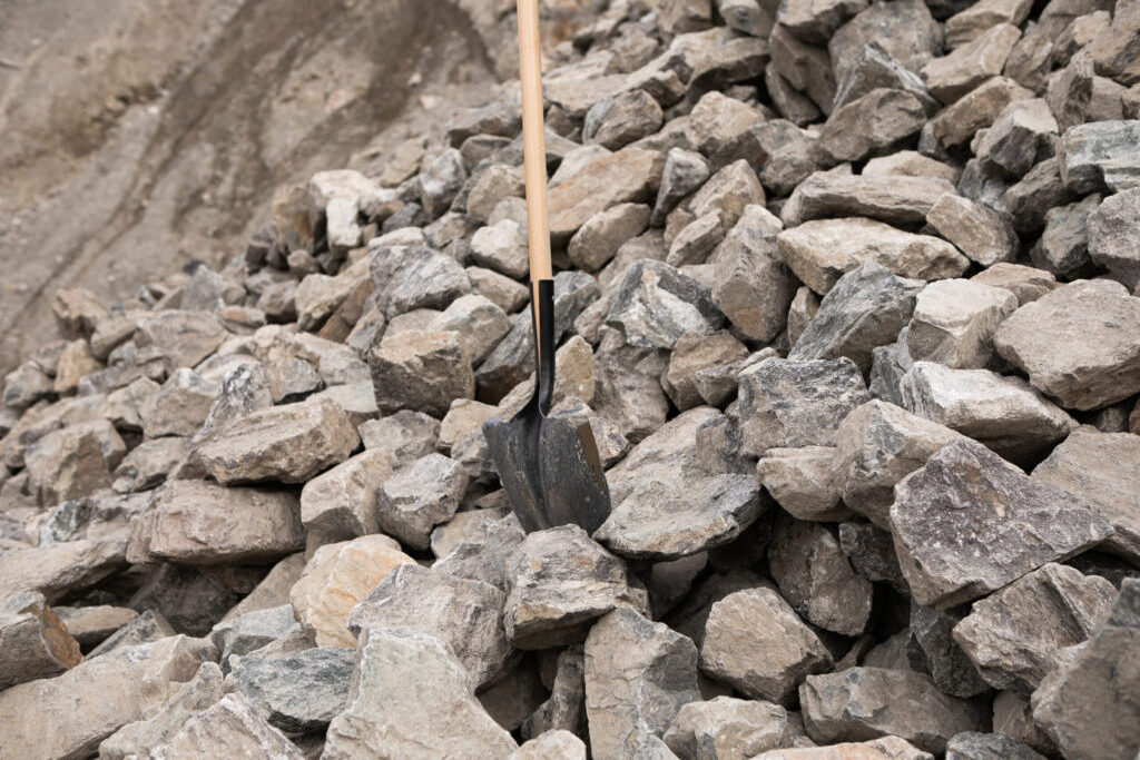 Factory price Gravel Crushed Stone Aggregates Grey Granite Aggregate Construction Crushed Gravel Black Crushed Stone