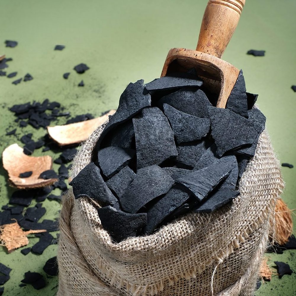 Wholesale Cheap Price Coconut Shell Charcoal Organic Natural BBQ Briquettes from Vietnam export worldwide