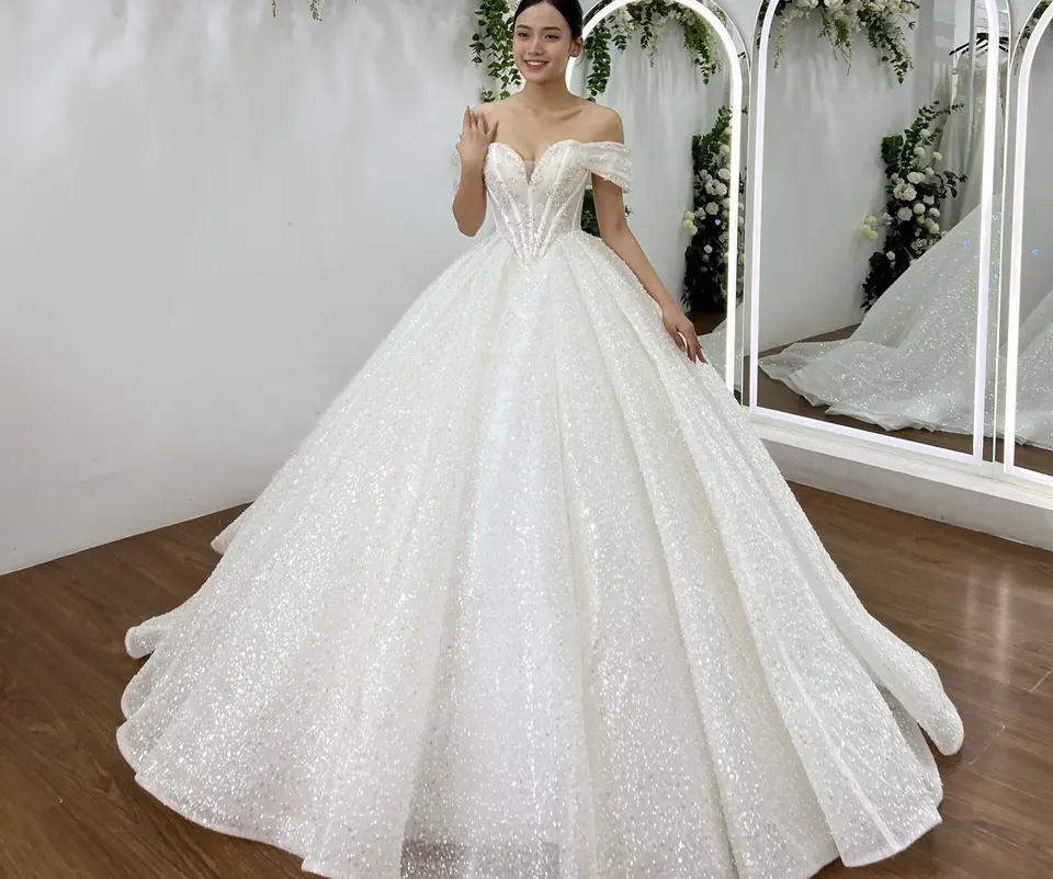 OEM Manufacture Beautiful lace fabric with lace open Ball Gown Flora wedding dress train for bride TNBPno28