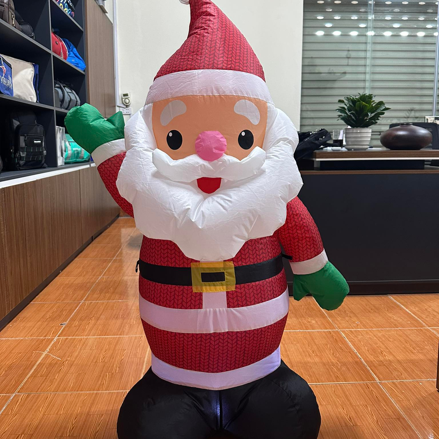 OEM ODM 4ft Christmas Santa Claus Popular inflatable model Christmas advertising inflatable Christmas yard decoration