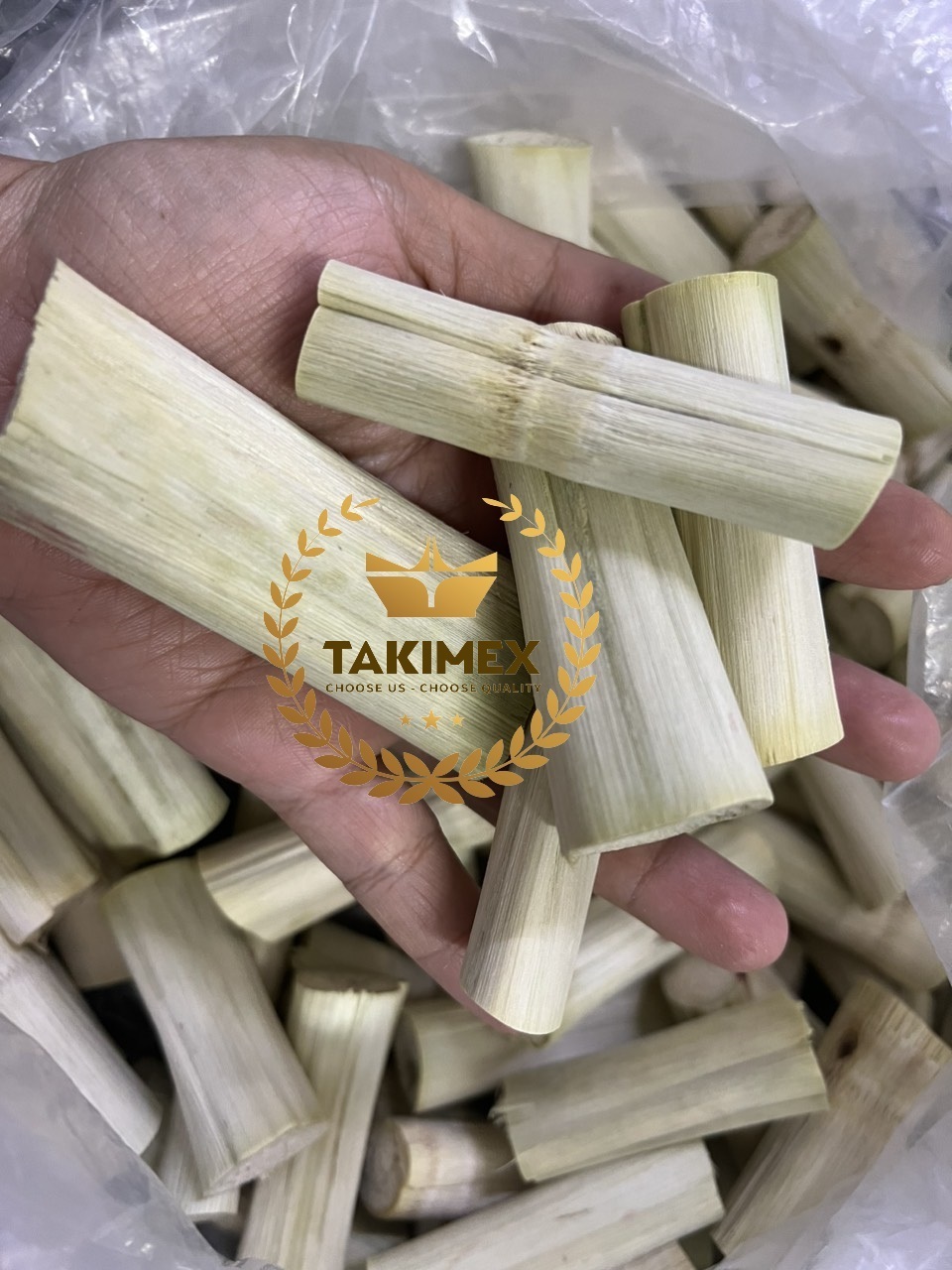 BEST SELLER SAFE AND NATURE DRIED SUGARCANE SWEET BAMBOO STICK FREEZE DRYING FOR HAMSTER CHINCHILLAS PARROTS CHEWING