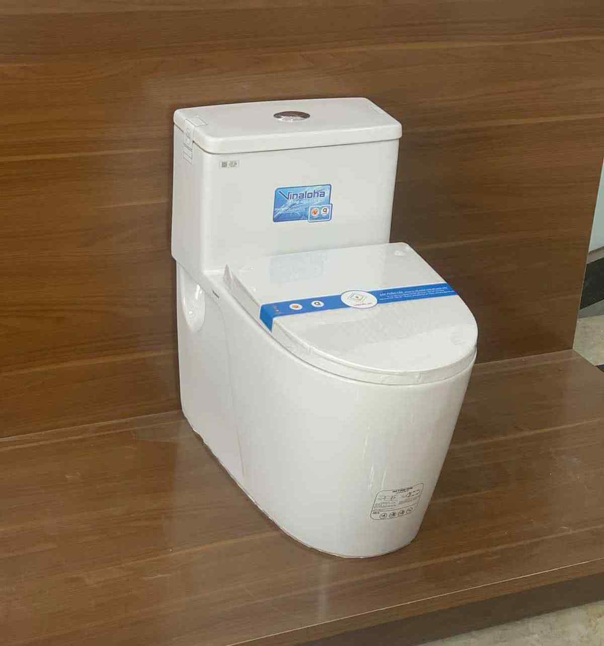 Whosale In Bulk Toilet & Accessories - One piece toilet (Hight quality Seat cover) 700*380*710 mm export from Vietnam