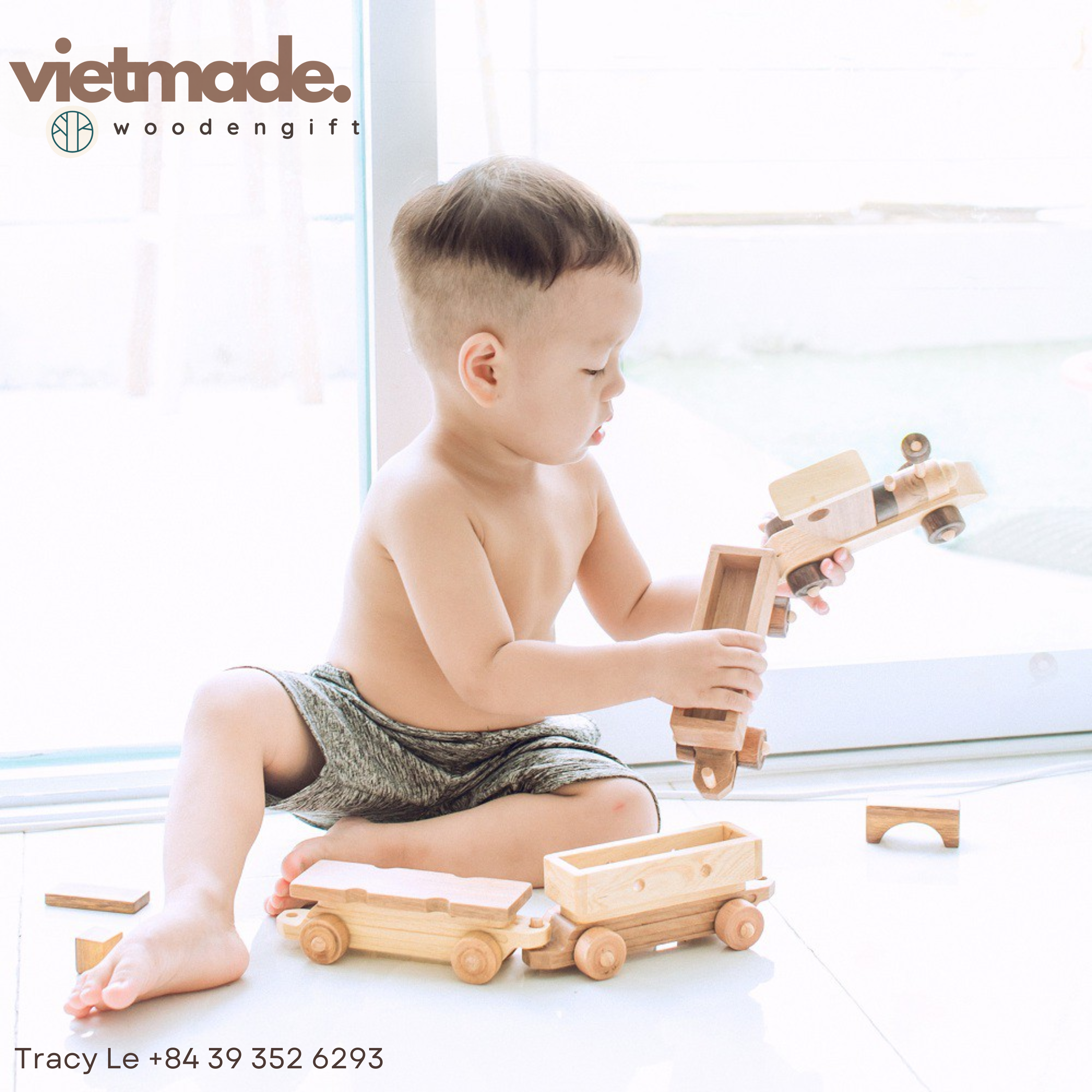 100% Chemical-Free Natural Wood Mini Toy Train Safe for Babies Customizable Logo for Children's Development