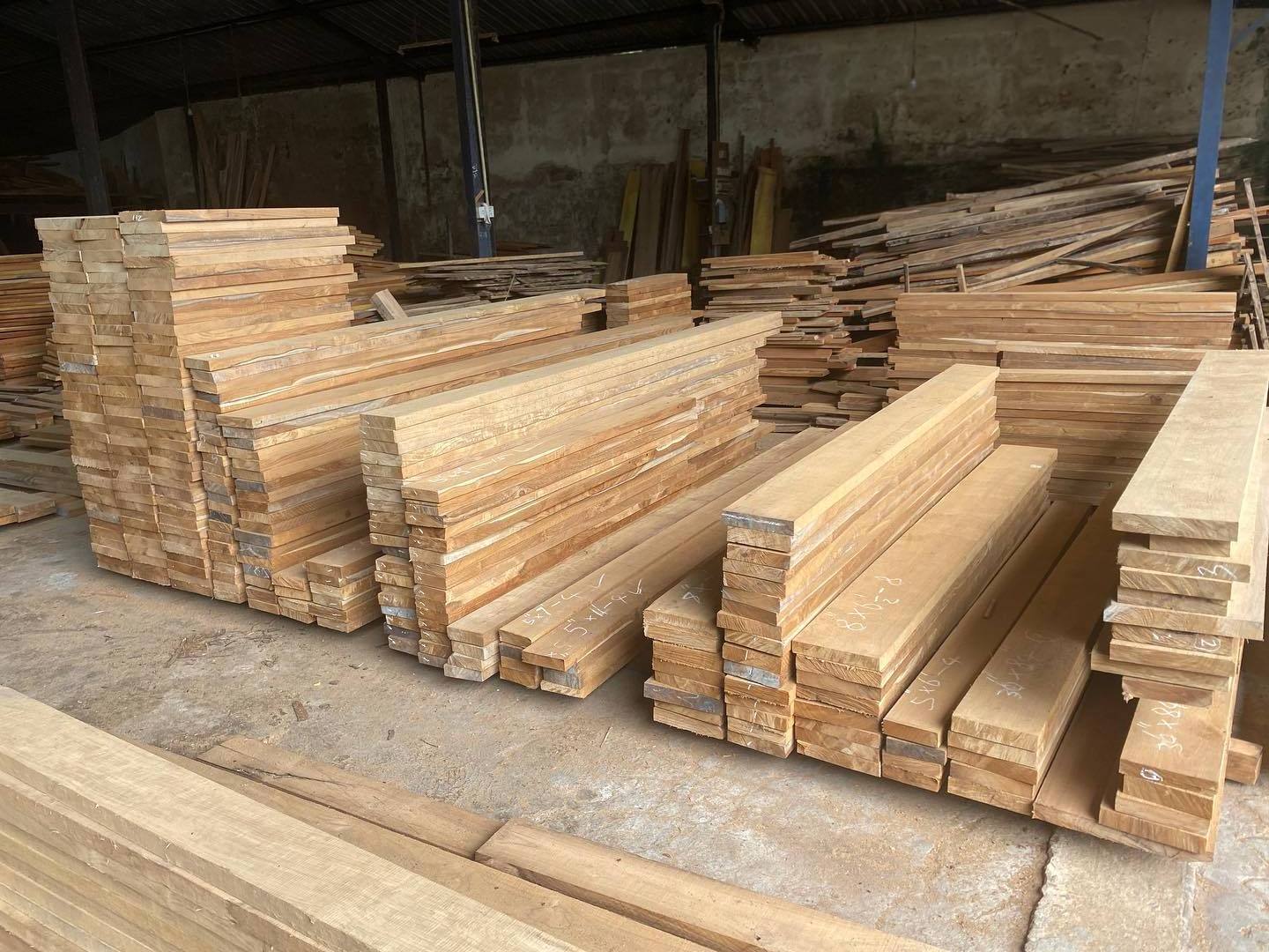 High Quality Wood Teak Timber Cheap Price Export India Solid Natural Wood 10mm-700mm Industrial Kiln Dried Rough