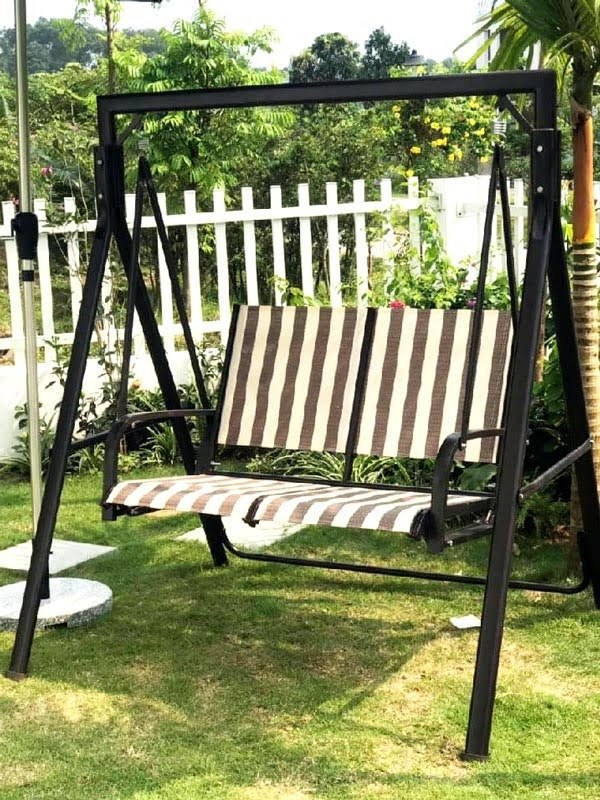 Metal outdoor swings suitable for parks, gardens, and amusement parks are made in Vietnam