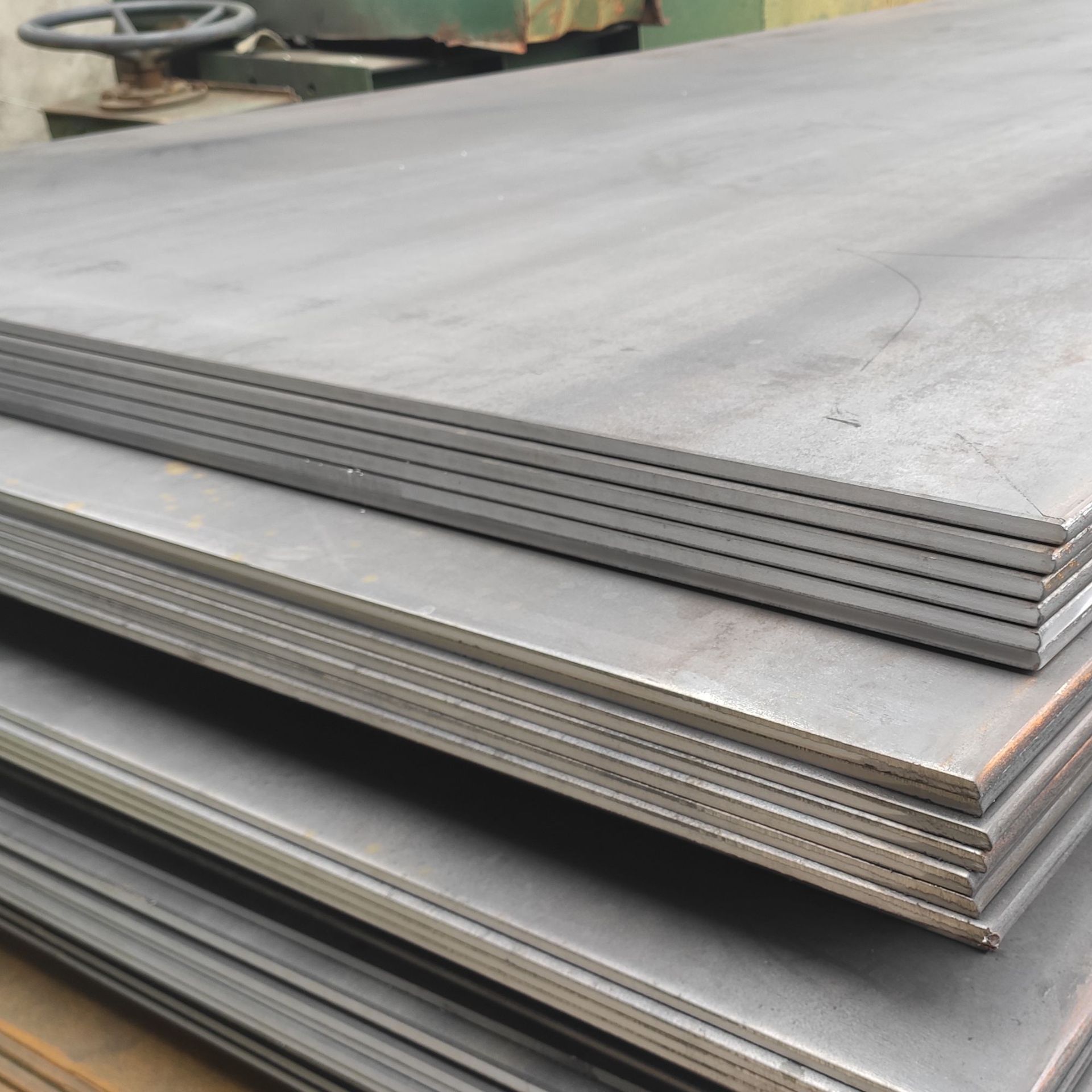 Iron Hot Rolled Cold Drawn Building Industry Construction Metal Iron Low Carbon Steel Sheet Price