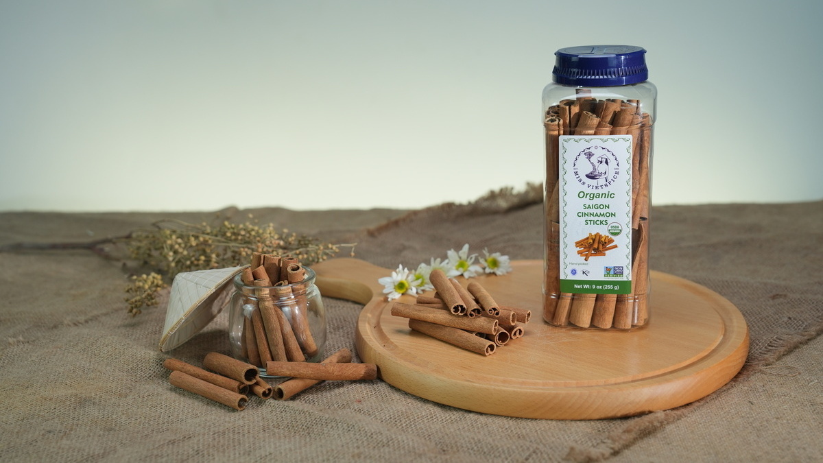 Factory Wholesale Customized Dried Spices Organic Cassia Cinnamon Sticks Ceylon Cinnamon Big Jar Packing