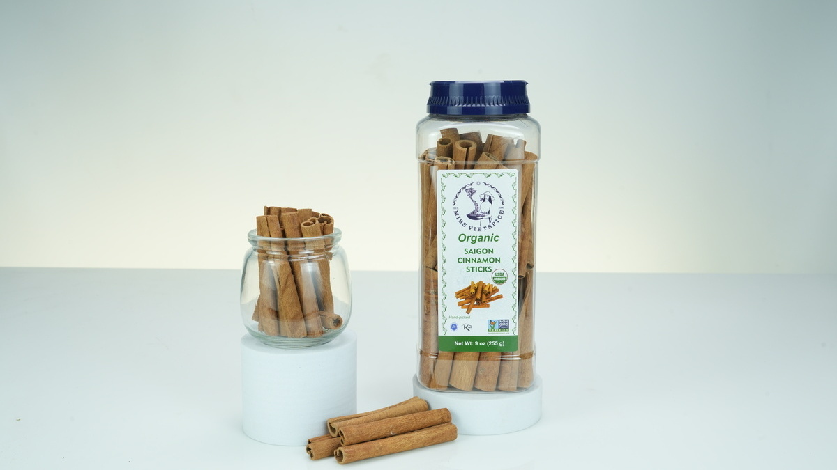 Factory Wholesale Customized Dried Spices Organic Cassia Cinnamon Sticks Ceylon Cinnamon Big Jar Packing