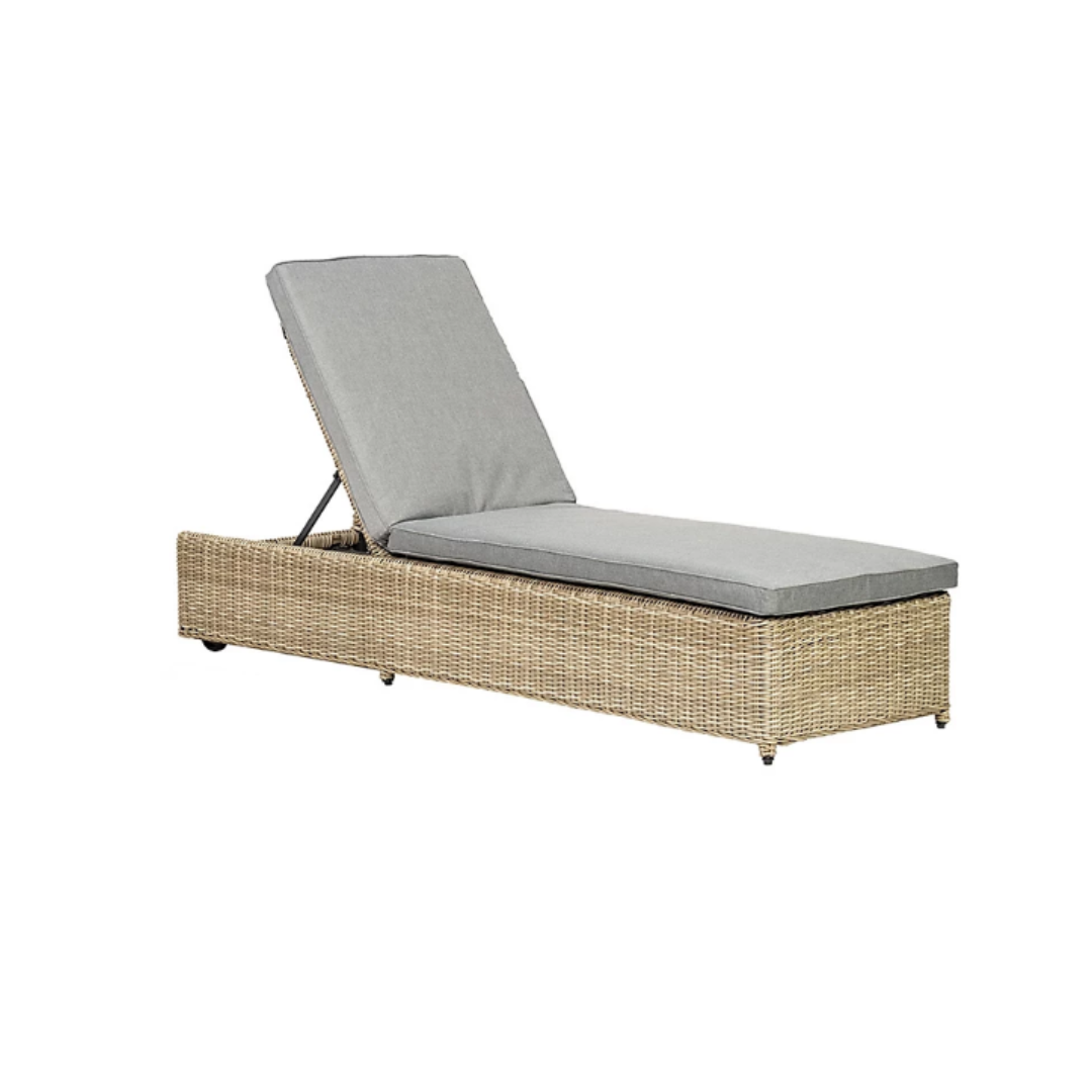 Wholesale Sun lounger leisure seaside PE Rattan Garden Outdoor Beach Bed Swimming pool Lounge Recliner Beach chair From Viet Nam