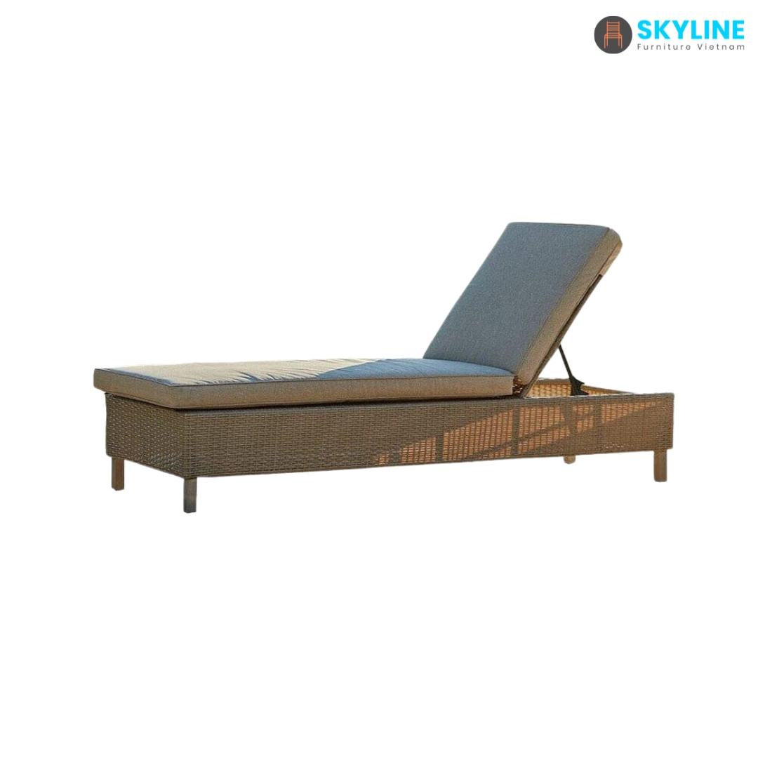 Design Sun lounger leisure seaside PE Rattan Garden Outdoor Beach Bed Swimming pool Lounge Recliner Beach chair From Viet Nam